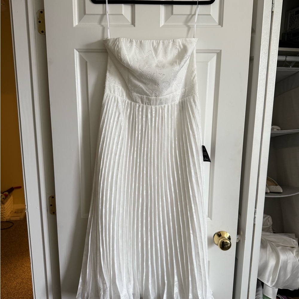 Lulu's Elegant White Strapless Dress